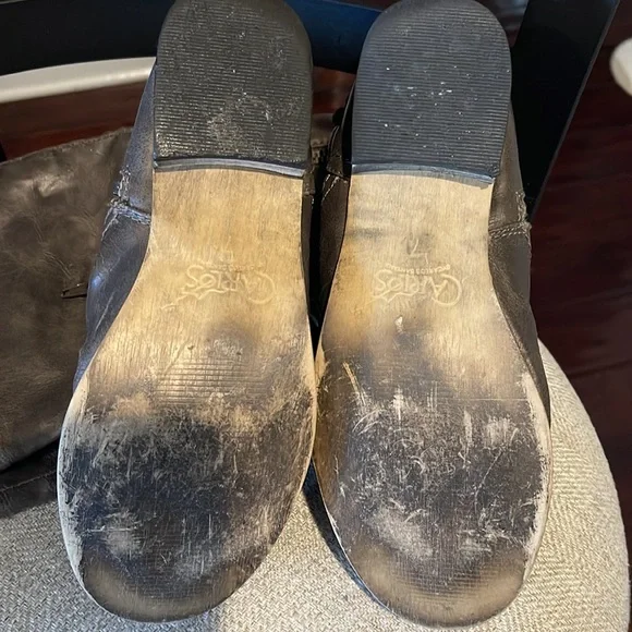 Women’s boots size 7 Carlos Santana below the knee with zipper - Picture 2 of 2